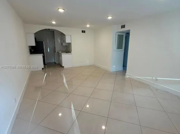 10230 Twin Lakes Dr #16-C, Coral Springs, FL 33071