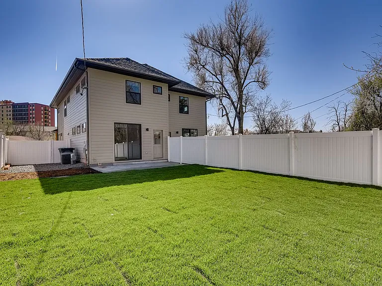 863 N Winona Ct — Photo 12