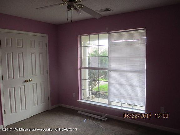 3rd image of 1100 Meadows Lake Cir W