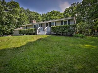101 Chestnut Rd, Tyngsboro, MA 01879