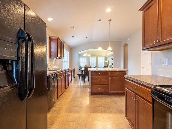 5th image of 3739 Blue Bonnet Dr
