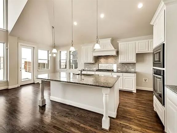5th image of 7616 Choctaw Ln