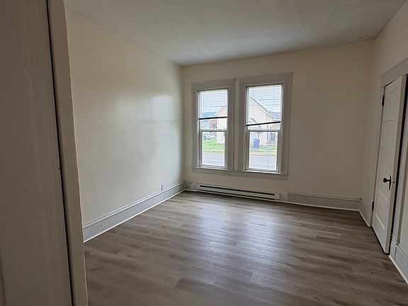 5th image of 306 Alder St APT 1