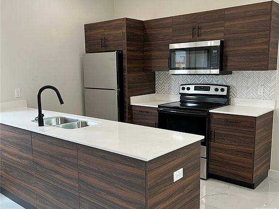 4th image of 3501 Vanessa Dr #2
