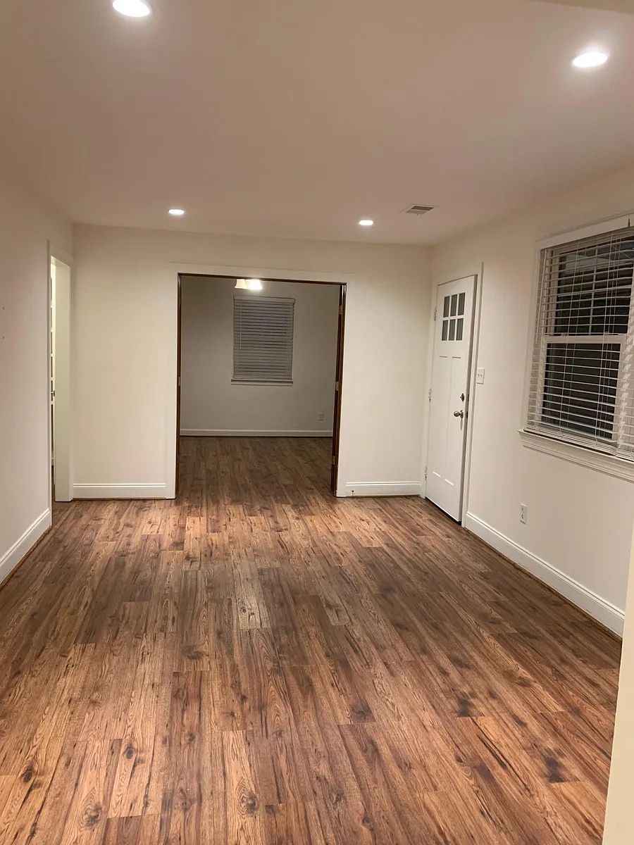 Building Photo - 410 Whittier Dr