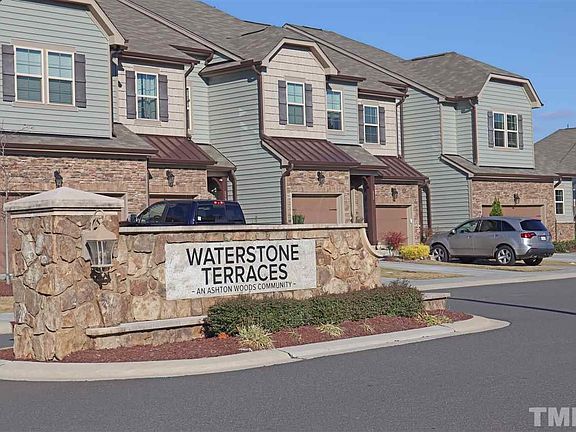 5th image of 521 Aronia Dr