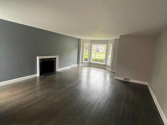 3rd image of 2255 S Belvoir Blvd