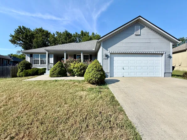1303 Cottonwood Ave, Pleasant Hill, MO 64080