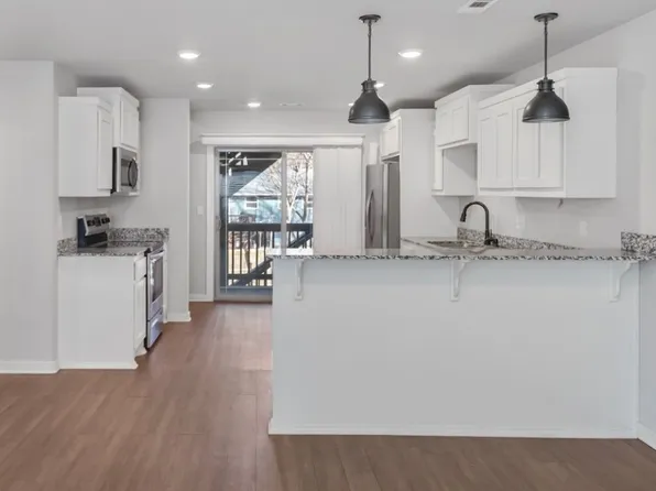 1986 N Bourbon Dr, Fayetteville, AR 72703