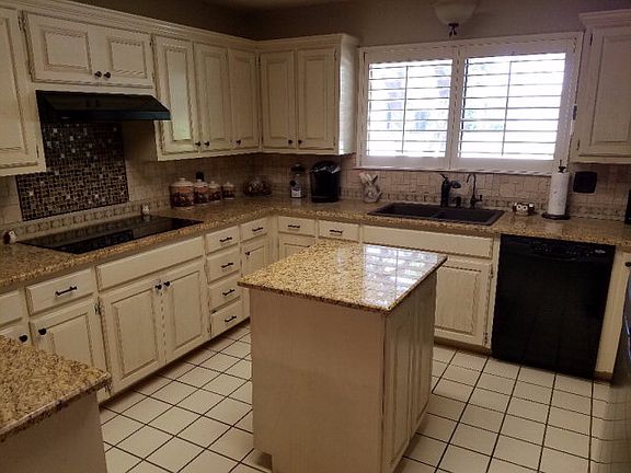 4th image of 2205 Stratford Ct