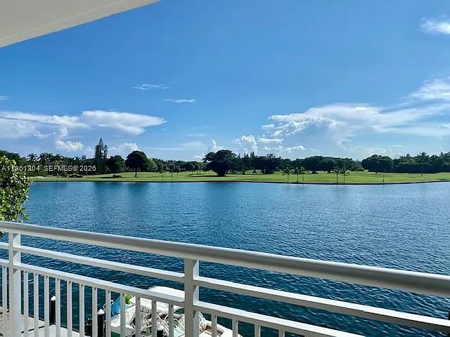 Building Photo - 9250 W Bay Harbor Dr #3B