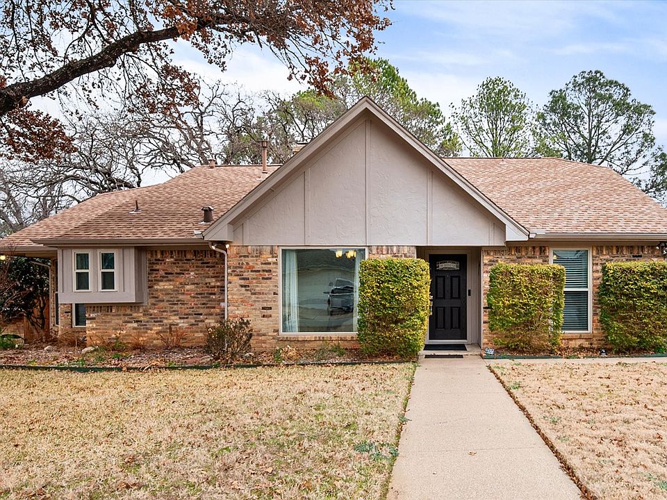 1st image of 2905 Woodside Dr