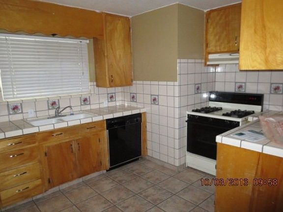 4th image of 3736 Santa Fe St