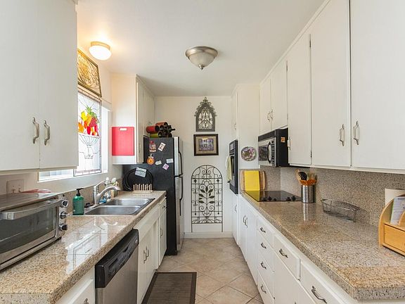 4th image of 4180 Louisiana St APT 1D