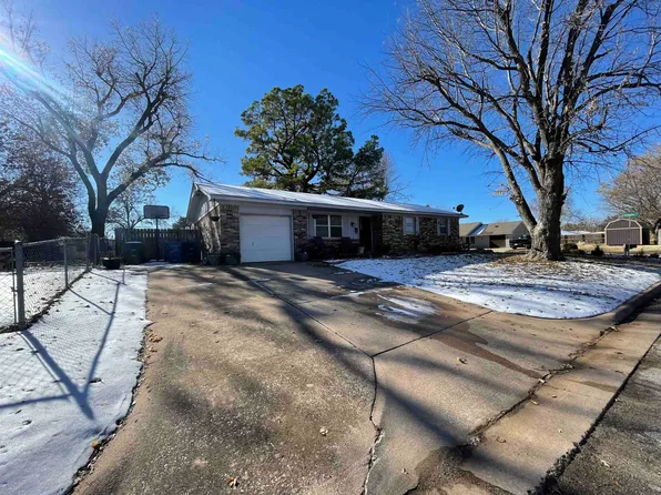 3217 Chisholm Trl, Enid, OK 73701