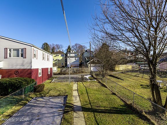 4th image of 231 Boland Avenue