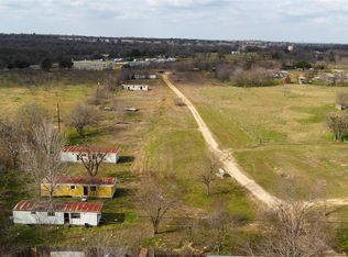 915 San Gabriel St, Rockdale, TX 76567