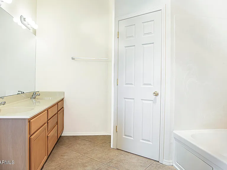 4410 E Diablo Dr — Photo 11