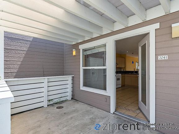 2nd image of 2041 E San Antonio St
