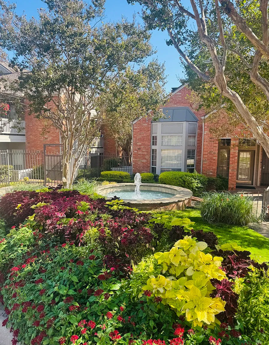 Beautifully Updated 2-Bedroom, 2-Bath Condo in North Dallas! 12680 Hillcrest Road, Unit 1203 ; Dall — Photo 3