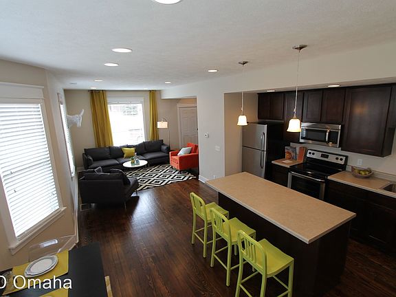 2nd image of 2108 Vinton St #2106