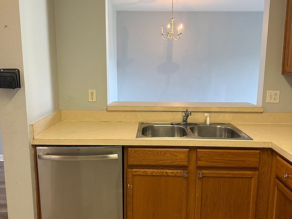 5th image of 6438 Cypressdale Dr Unit 201