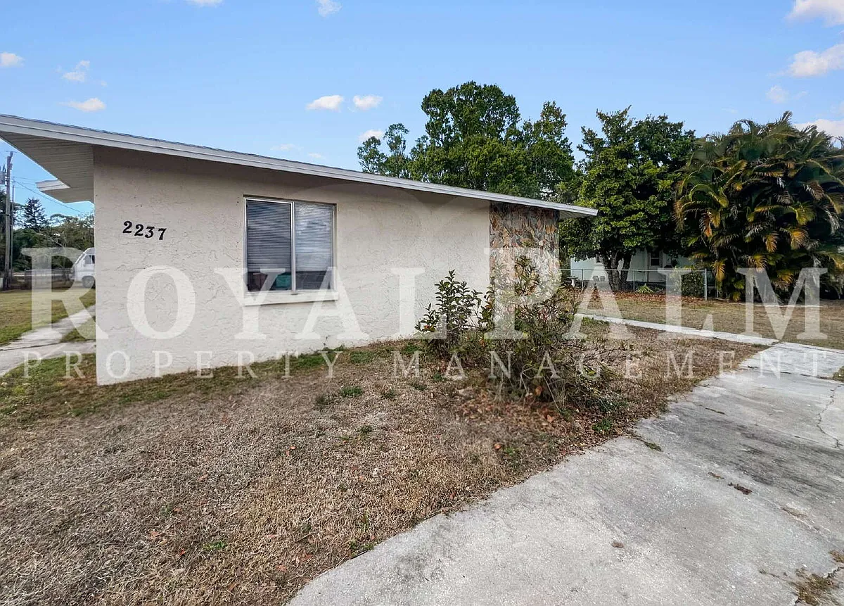 Building Photo - 2239 Iris Way