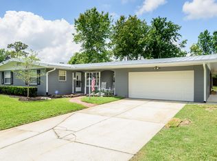 712 Montego Rd W, Jacksonville, FL 32216