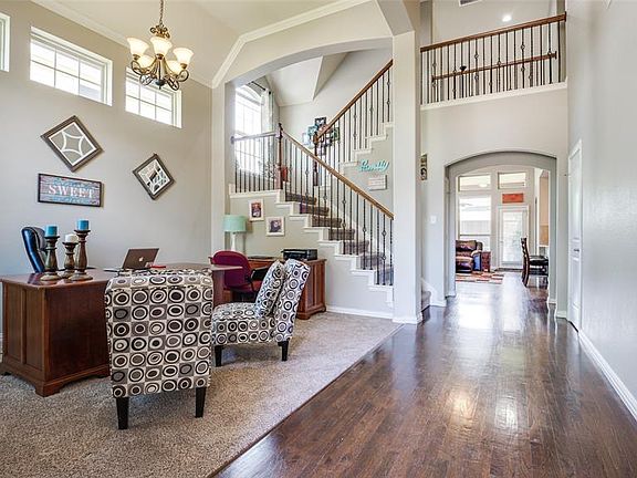 5th image of 417 Royal Oak Dr