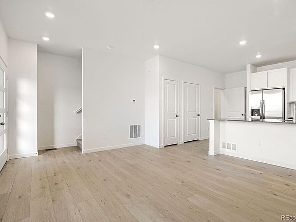 4th image of 6889 Parterre Parkway N #4