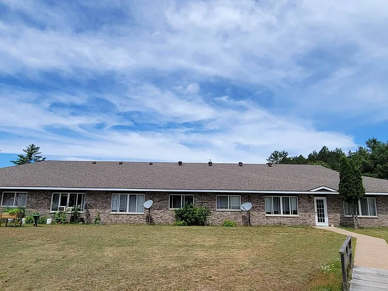 416 Mill St W — Photo 12