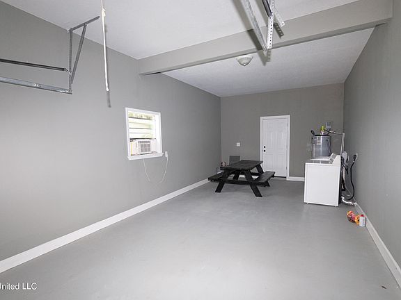 4th image of 1906 10th St