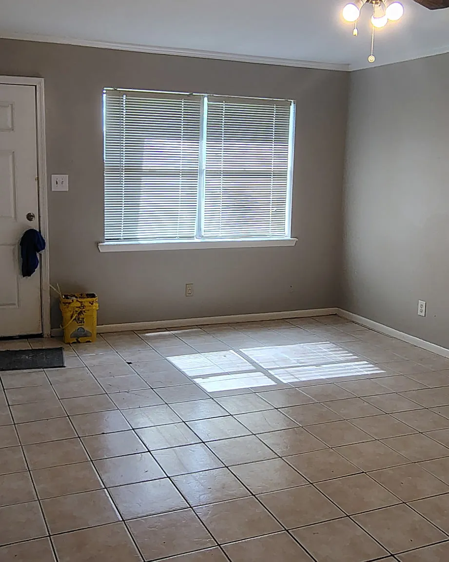 4616 Singletary - 1 — Photo 2