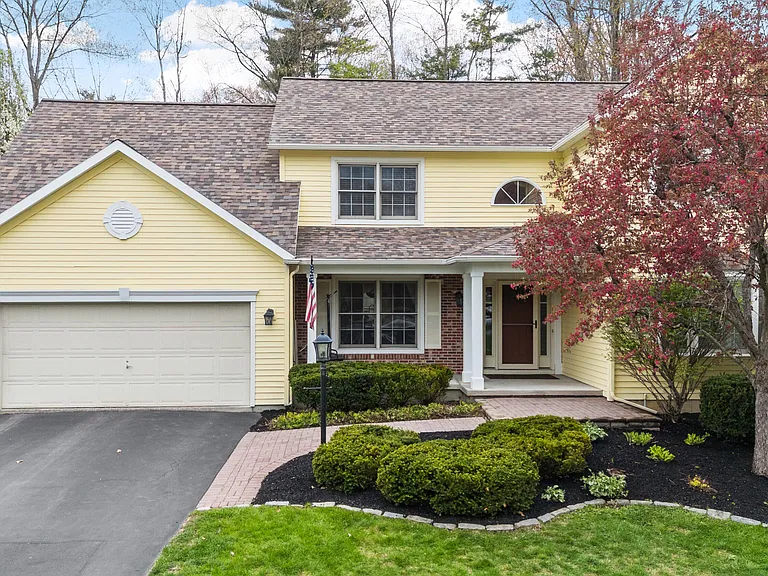 5 Horizon Dr — Photo 1