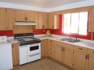 928 Tomasita St NE, Albuquerque, NM 87112