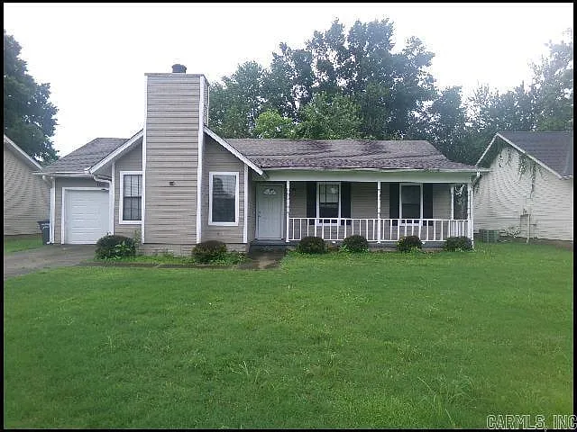 106 Dales Dr — Photo 1