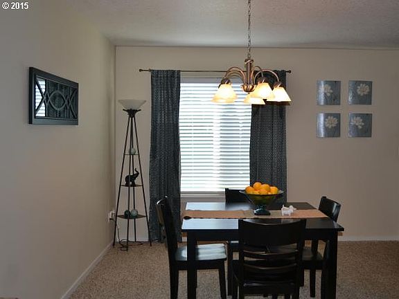 4th image of 7319 NE 62nd St
