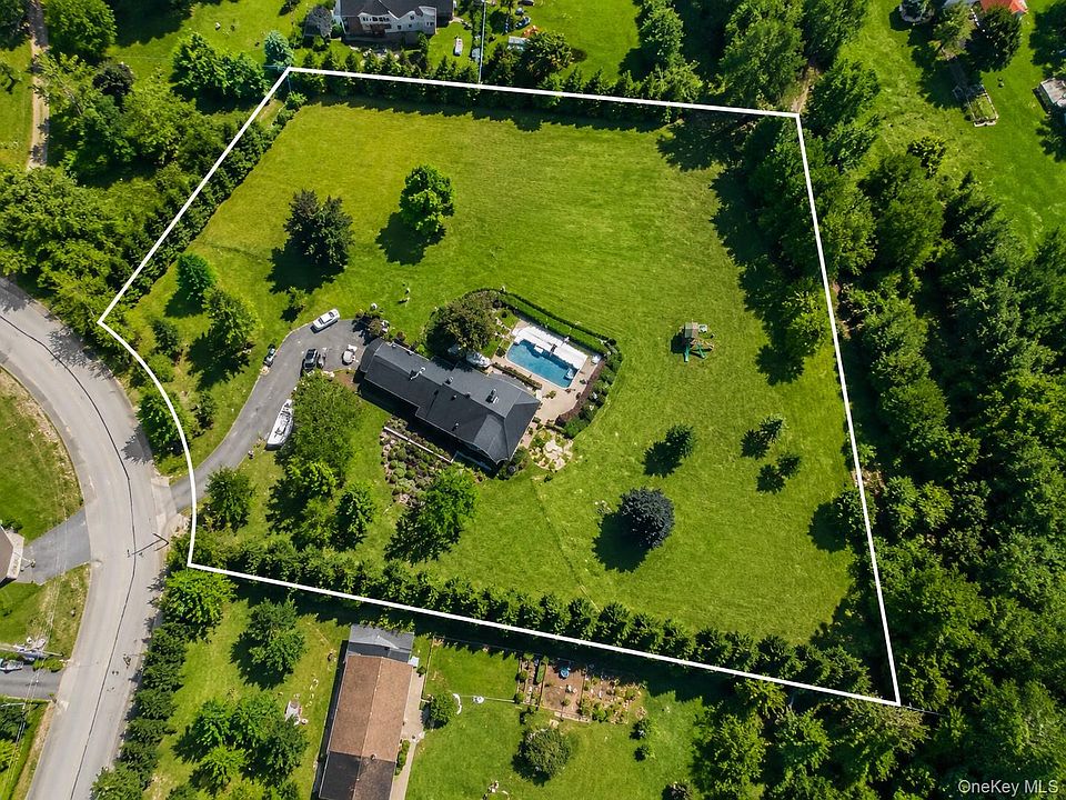 1st image of 6 Vista Drive