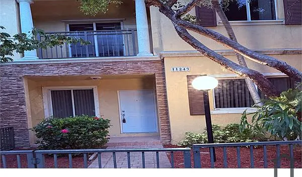 11245 SW 231st Ln — Photo 1