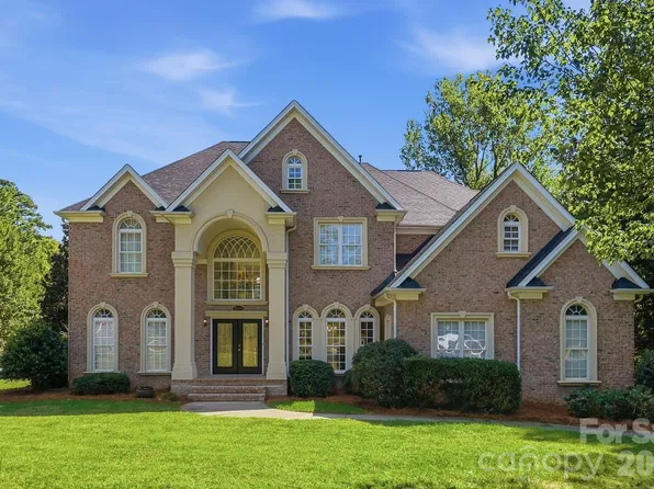 4224 Mountain Cove Dr, Charlotte, NC 28216
