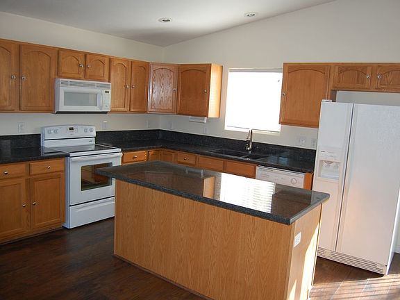 3rd image of 2784 Cimarron Dr