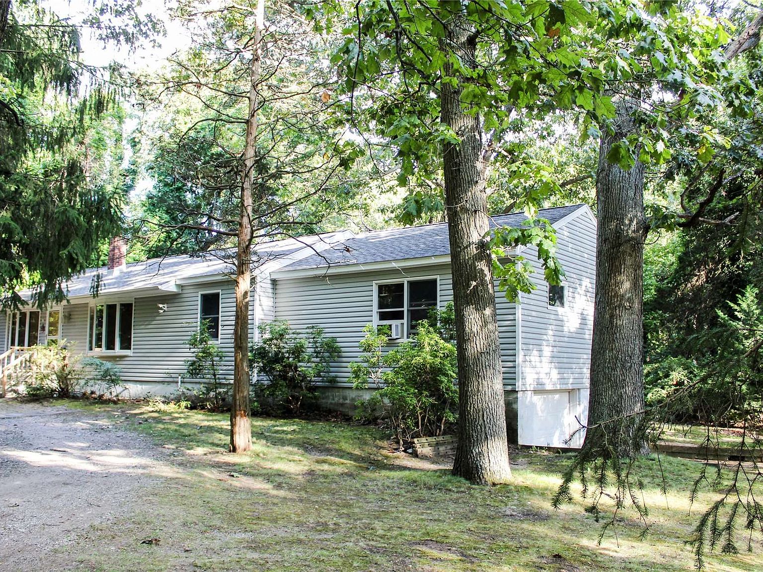 28 Landing Meadow Road, Smithtown, NY 11787 Zillow