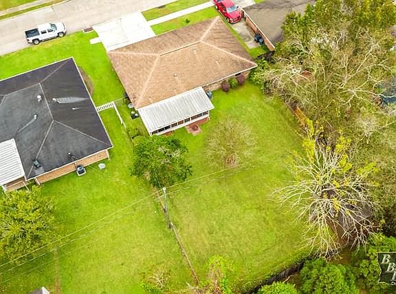 3rd image of 512 Westview Dr