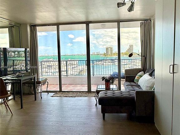 4th image of 555 NE 15th St APT 420