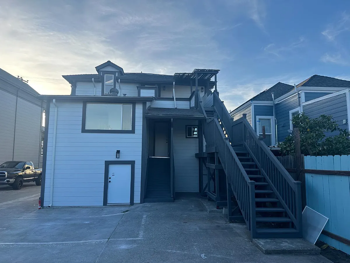 Unit Photo - 3238 Adeline St #3