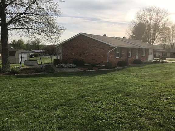 3rd image of 431 Greenwood Dr