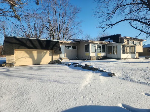 808 S Briggs St, Joliet, IL 60433