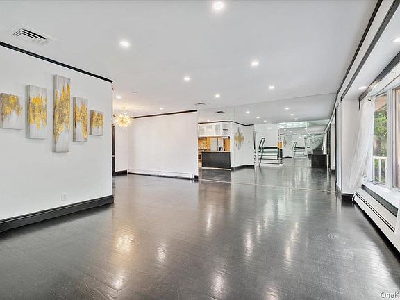 5th image of 1055 Lawrence Court