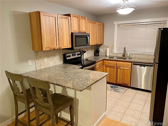 2nd image of 1411 Ager St #303