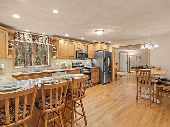 2nd image of 50 Granville Ln